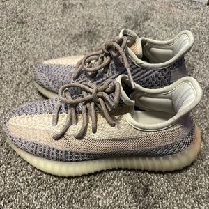 Yeezy 350 v2